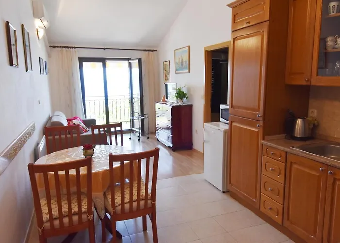 Delfina Podgora (Split-Dalmatia)