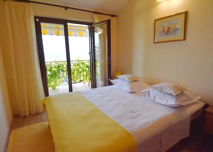 Delfina Podgora (Split-Dalmatia)